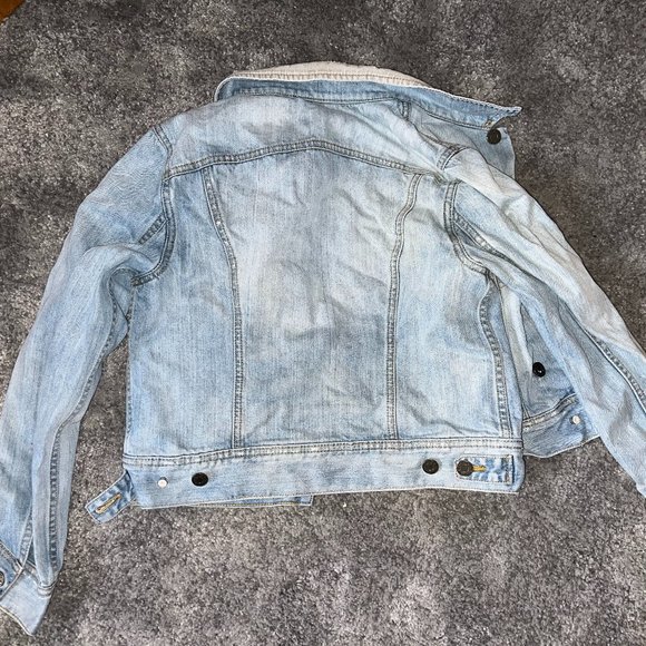 Distressed TNA Aritzia Light Coloured Denim Flannel Lined Jacket - Picture 4 of 4